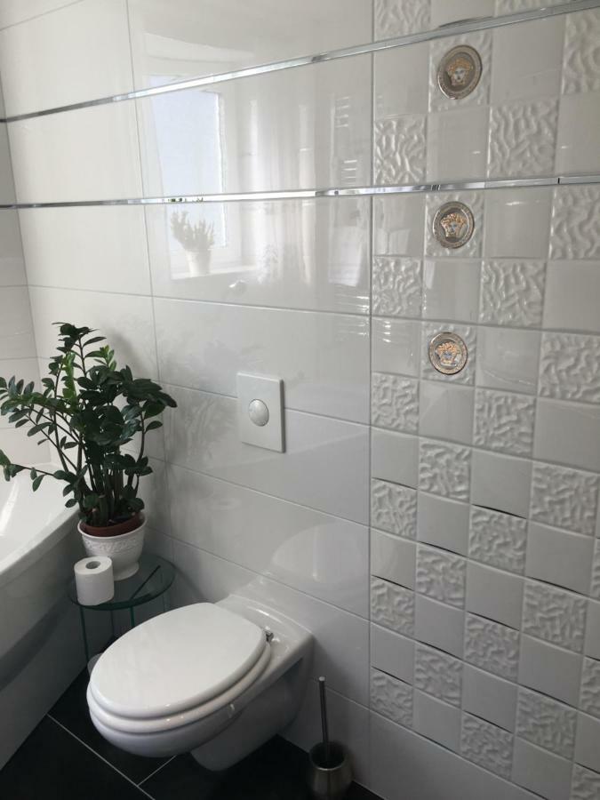 5 Sterne Ferienwohnung Cattaleya Emden Exterior photo